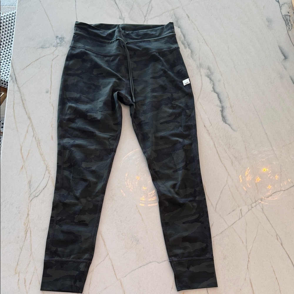 Vuori Black Camouflage Leggings